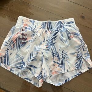 GapFit Printed Shorts
